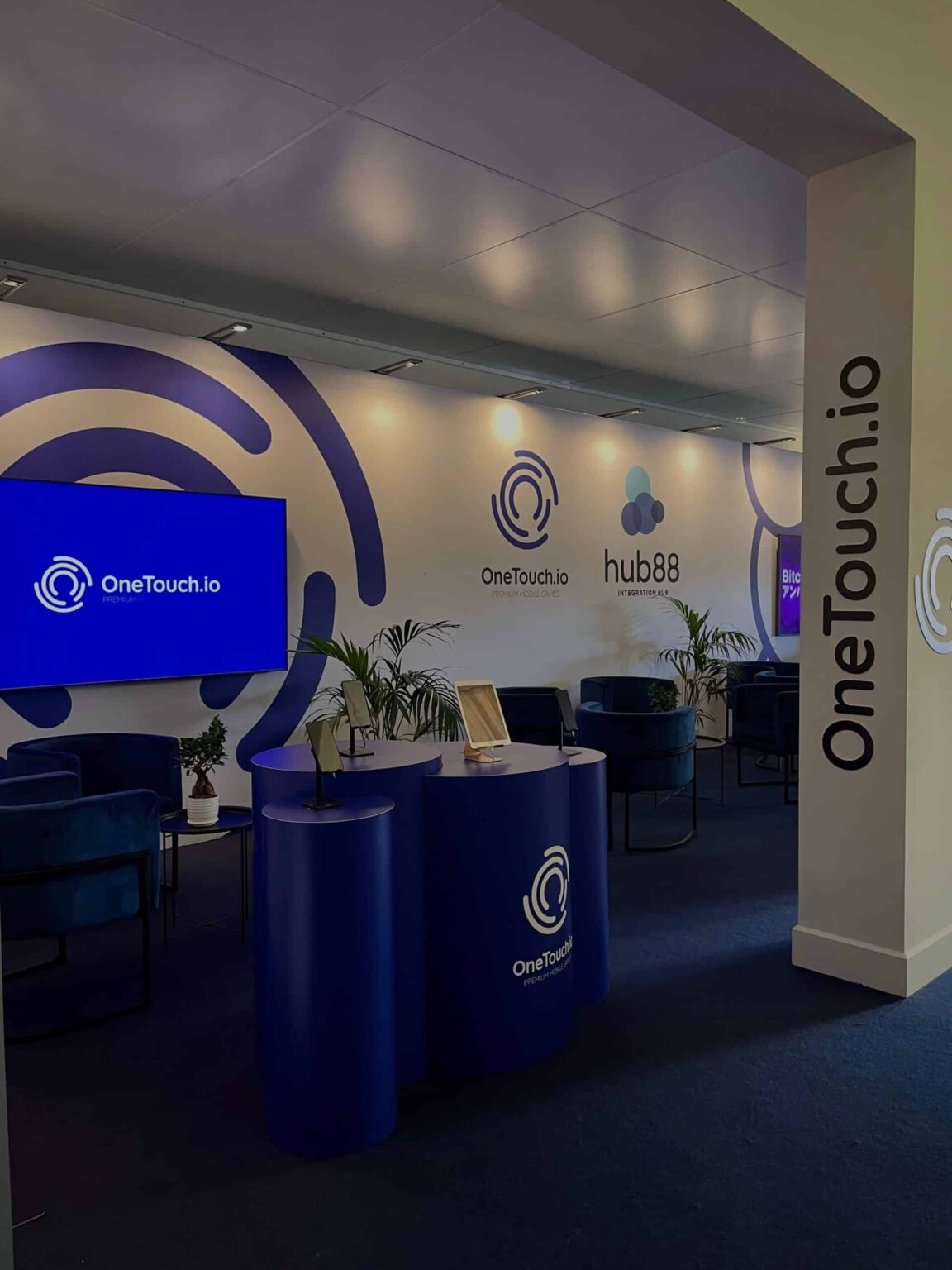 radiustech.production.produktsioon.promotion.stand.expo_onetouch_promotsioon_003