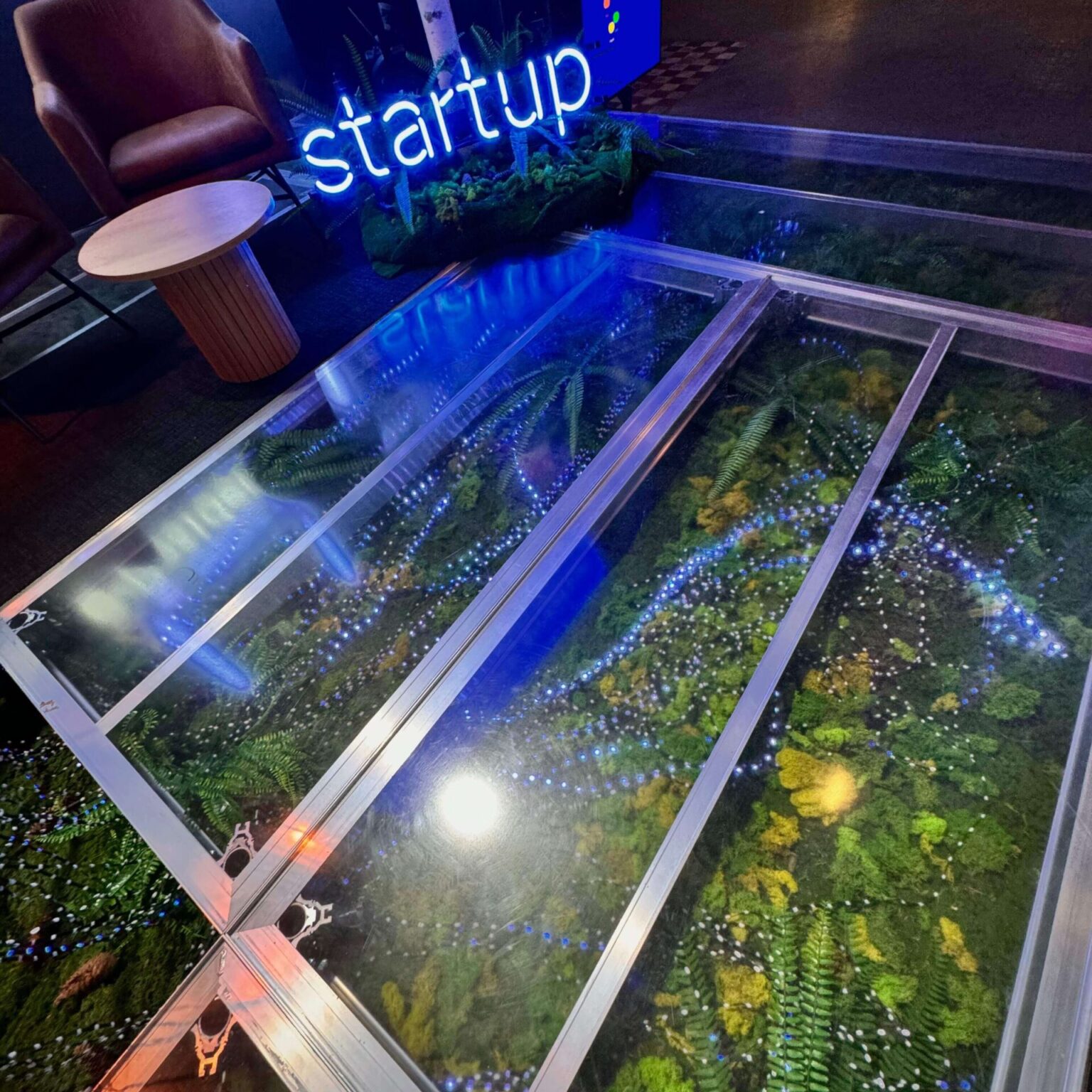 radiustech.production.produktsioon.stand.expo.messiboks_EAS_Latitude_009