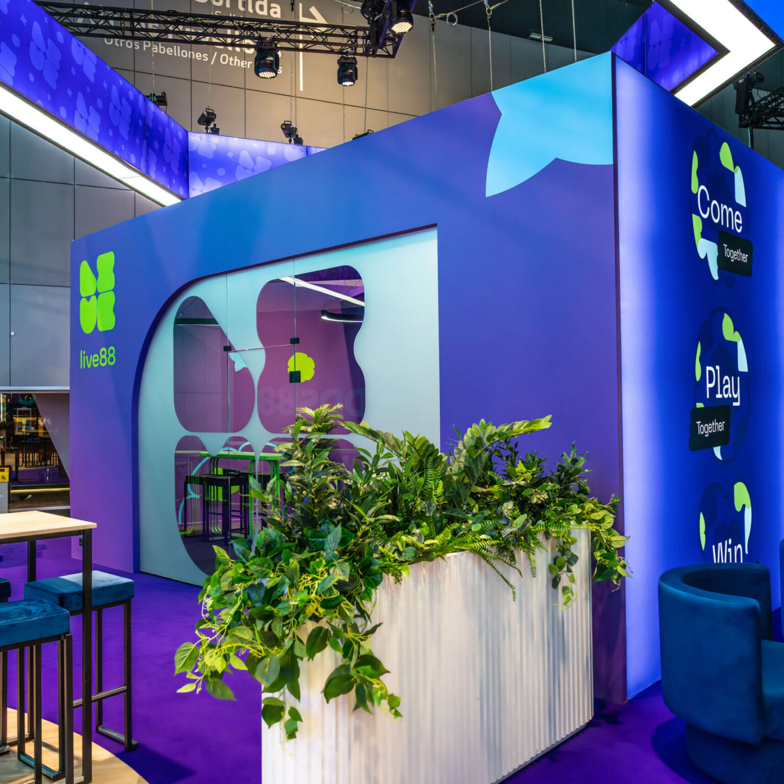radiustech_ALL.SET_production_exhibition_stand_design_HUB88_ICE_002